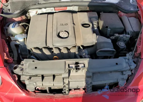 2014 Volkswagen Beetle 2.5L Entry из США, поврежденный, VIN 3VWFP7AT2EM627307